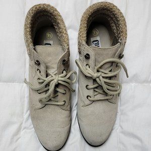 #24 - NEW- Coasters Booties